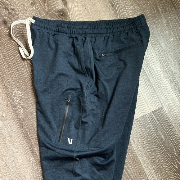 Vuori Sunday Performance joggers - Picture 12 of 16